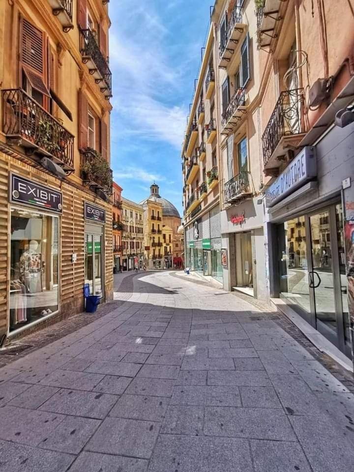 Black & White Cagliari Zewnętrze zdjęcie